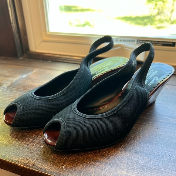 Donald J. Pliner Couture Peep Toe Slingback Tortoise Shell Acrylic Wedges - Picture 2 of 10